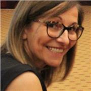 laureata in economia, conoscenza inglese e tedesco